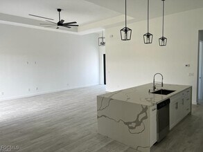 345 Diplomat Pkwy E in Cape Coral, FL - Building Photo - Building Photo