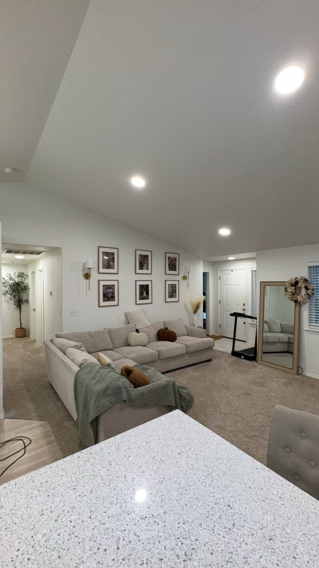 1906 Hickory Rd in Moses Lake, WA - Building Photo - Building Photo