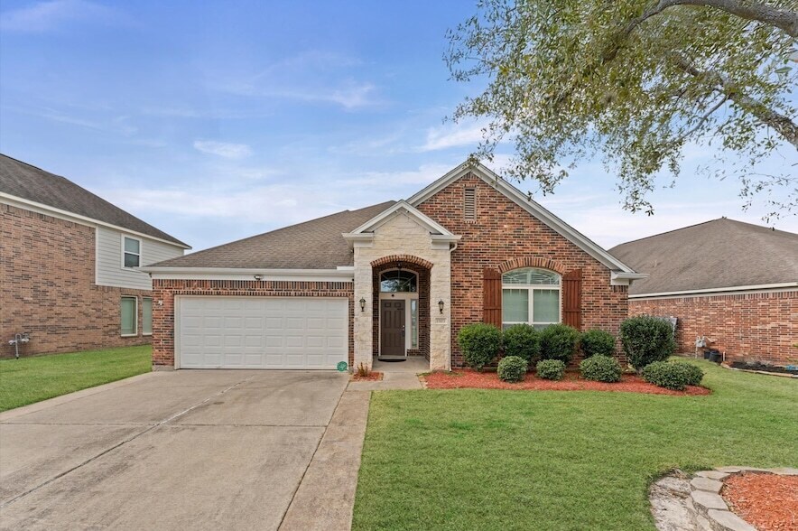 15103 Russet Bend Ln in Cypress, TX - Foto de edificio