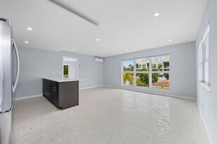 3220 NE 7th Pl in Pompano Beach, FL - Building Photo