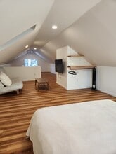 21 Roberta Rd in Pittsfield, MA - Foto de edificio - Building Photo