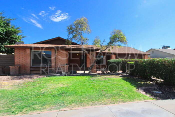 621 W Los Lagos Vista Ave in Mesa, AZ - Building Photo