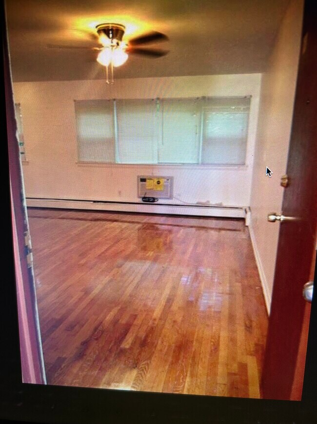 916 Stuyvesant Ave, Unit 916 Stuyvesant Ave in Irvington, NJ - Foto de edificio - Building Photo