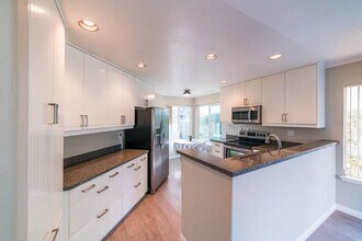 6746 Xana Way in Carlsbad, CA - Building Photo - Building Photo