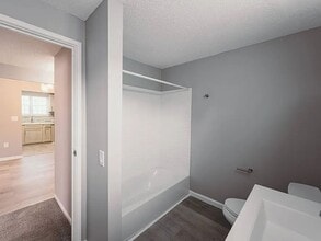 164 Coe Ave in East Haven, CT - Building Photo - Building Photo