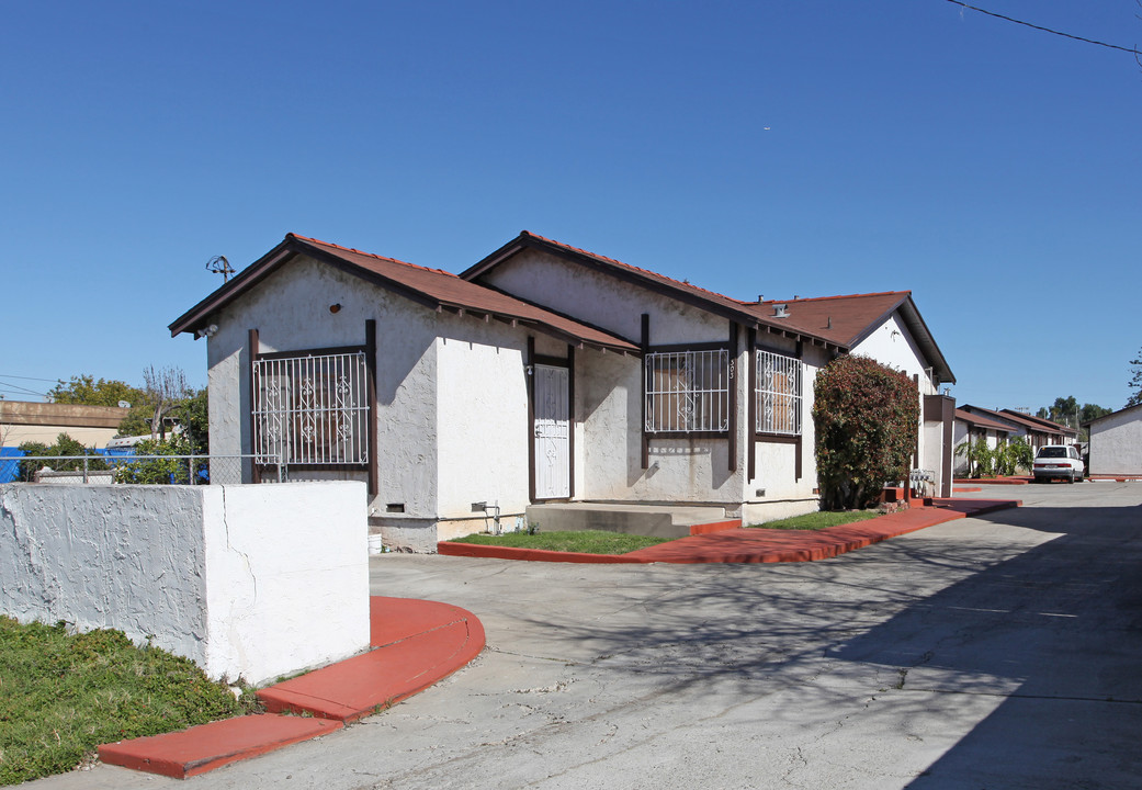 303 Laurel Ave in National City, CA - Foto de edificio