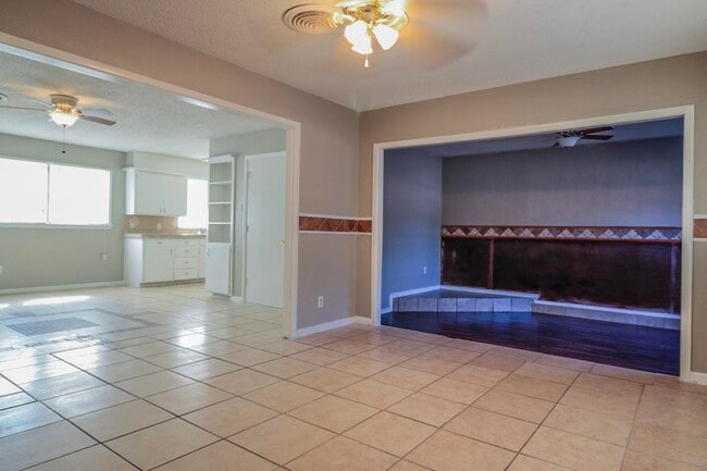 2005 43rd St in Lubbock, TX - Building Photo - Building Photo