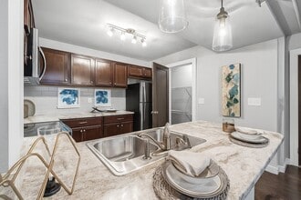 Palisades at Pleasant Crossing in Rogers, AR - Building Photo - Building Photo