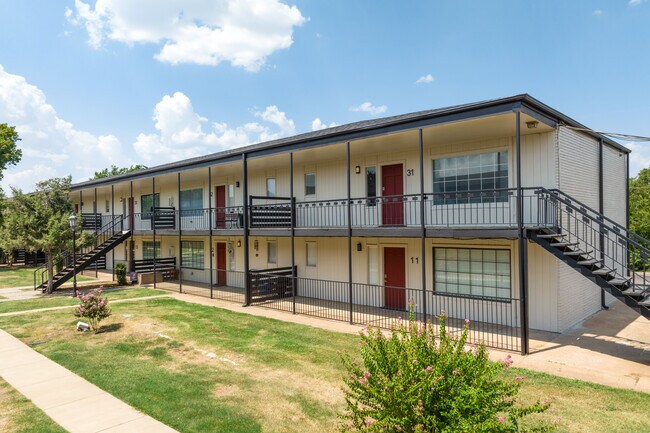Terraces at Nichols Hills in Oklahoma City, OK - Building Photo - Building Photo