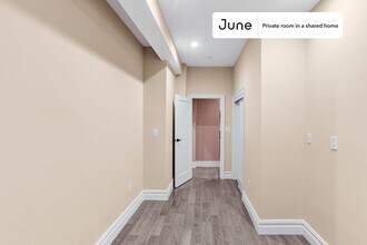 23 E 109th St in New York, NY - Building Photo - Building Photo