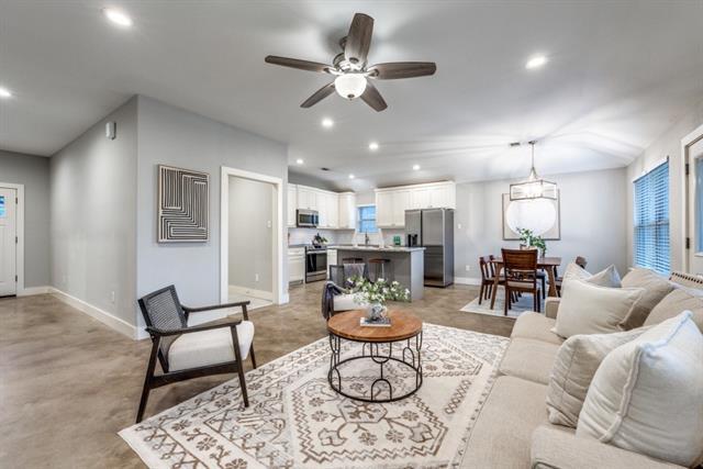 2205 N Hickory St in Sherman, TX - Building Photo - Building Photo