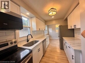 64 Maywood Rd in Kitchener, ON - Building Photo - Building Photo