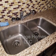 2176 SW Timbertrace Ln in Lee's Summit, MO - Building Photo - Building Photo