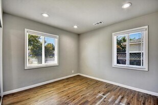 15107 Woodard Rd in San Jose, CA - Building Photo