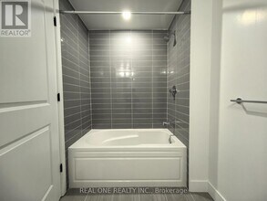 2333 Khalsa Gate in Oakville, ON - Building Photo - Building Photo