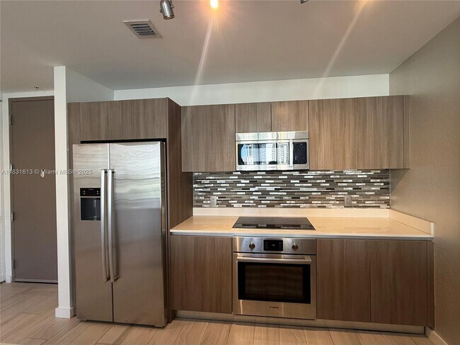 201 SW 17th Rd in Miami, FL - Building Photo - Building Photo
