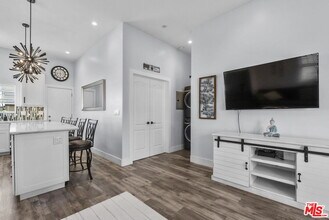 126 Driftwood St in Marina Del Rey, CA - Building Photo - Building Photo