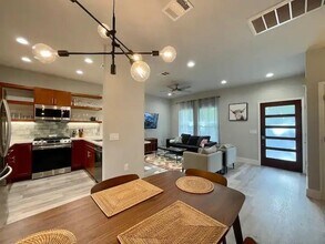 3000 Prado St in Austin, TX - Building Photo - Building Photo