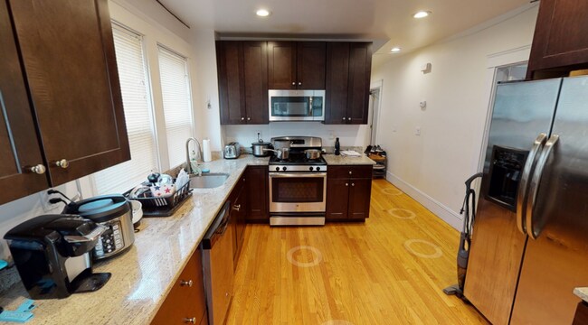 8 Sawyer Ter, Unit 1 in Boston, MA - Building Photo - Building Photo