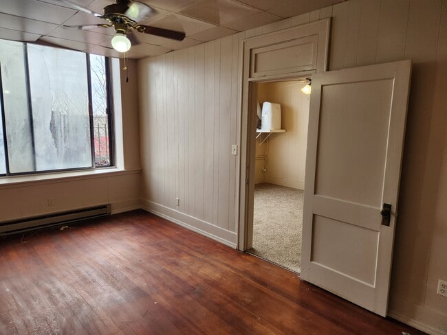 321 N Main St, Unit B