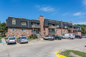 New Towne West Apartments in Omaha, NE - Building Photo - Building Photo