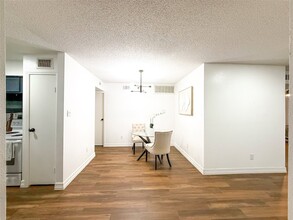 2120 El Paseo St, Unit 1207 in Houston, TX - Building Photo - Building Photo