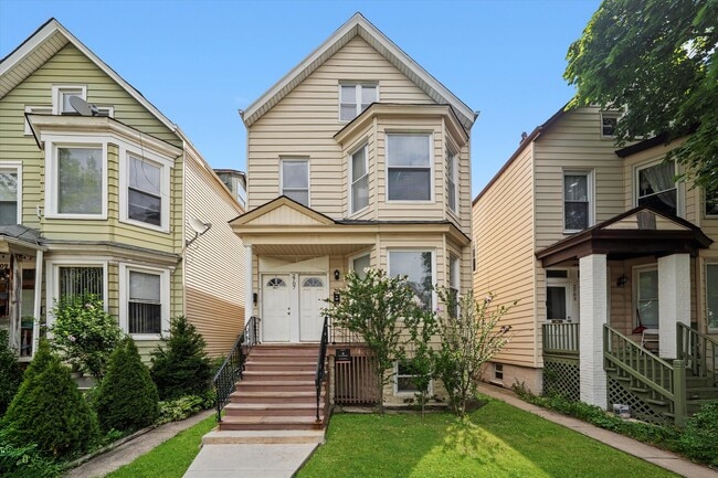 property at 2707 N Ridgeway Ave