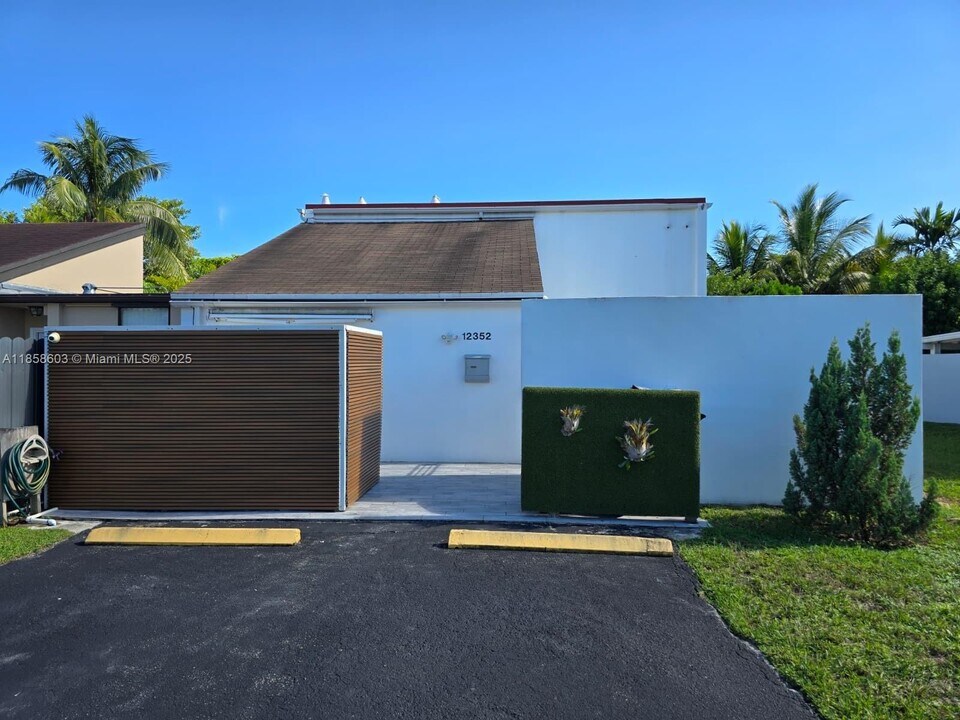 12352 SW 18th Terrace in Miami, FL - Building Photo