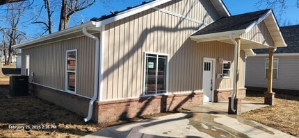 728 S Griffith Ave in Aurora, MO - Foto de edificio - Building Photo