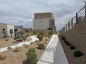 11540 Hawking Ave in Las Vegas, NV - Building Photo - Building Photo