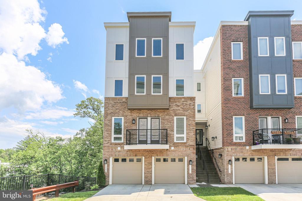 1398 Rail Stop Dr in Woodbridge, VA - Building Photo