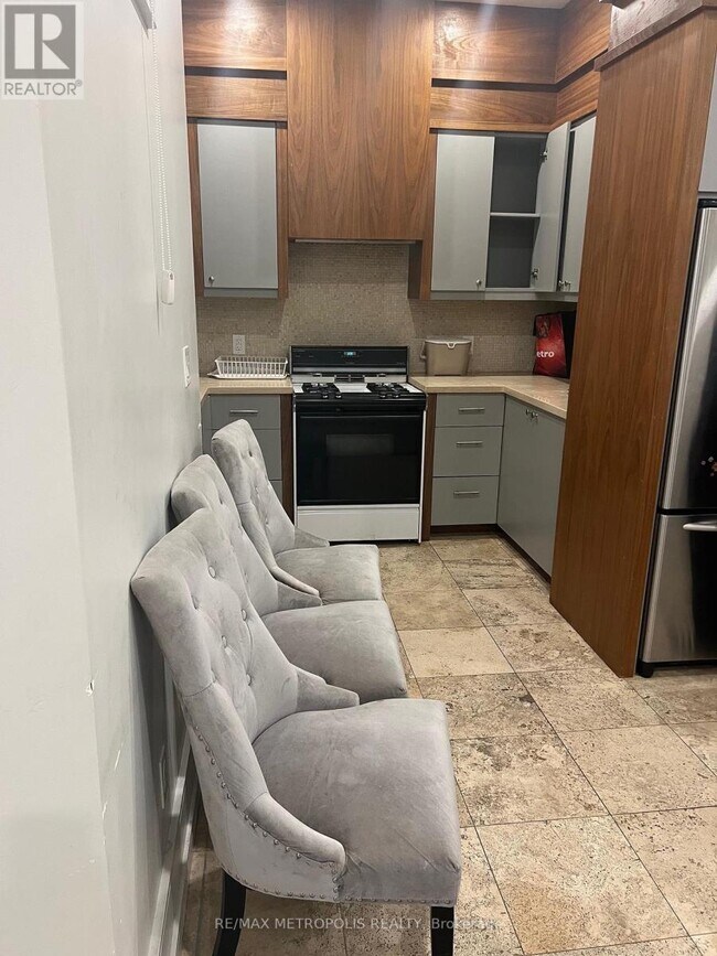 94 Marilake Dr in Toronto, ON - Building Photo - Building Photo