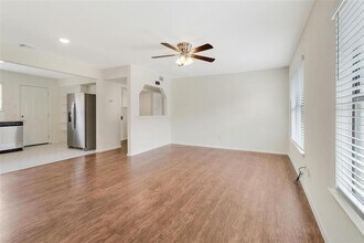 5729 Pinon Vista Dr in Austin, TX - Building Photo - Building Photo
