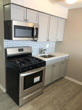1940 Mark Ave-Unit -3 in Elgin, IL - Foto de edificio - Building Photo