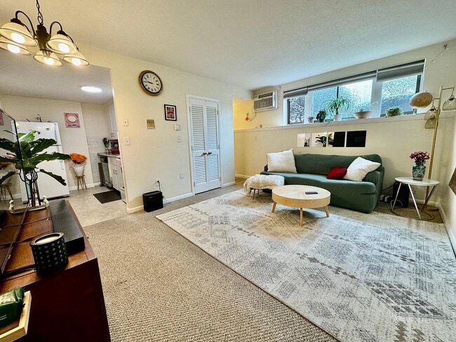 20 School Ave, Unit A1 in Waltham, MA - Building Photo - Building Photo