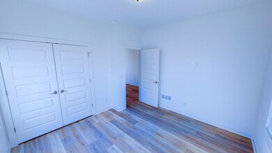 19947 Cornice St in Spring Hill, KS - Building Photo - Building Photo