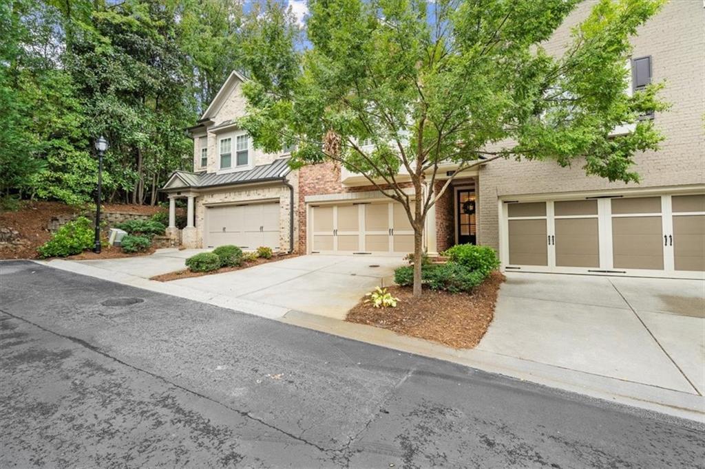 211 Nottaway Ln in Alpharetta, GA - Building Photo