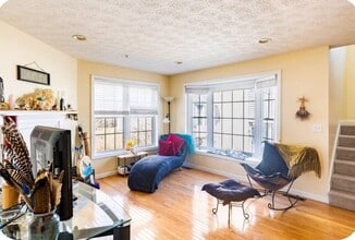 70 Georgetown Dr in Nashua, NH - Foto de edificio - Building Photo