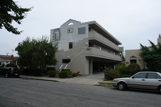 1114 Paloma Ave in Burlingame, CA - Building Photo - Building Photo