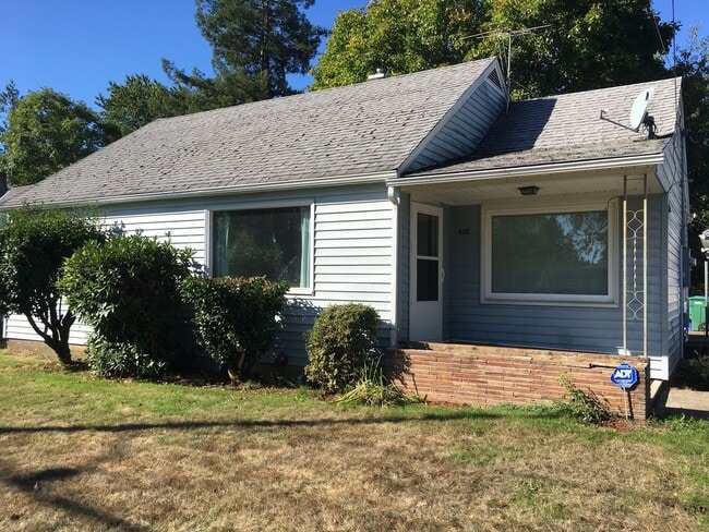 property at 825 SE 141st Ave