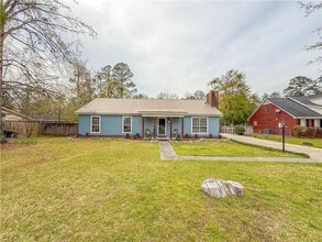 905 Deer Run Dr in Saraland, AL - Building Photo - Building Photo