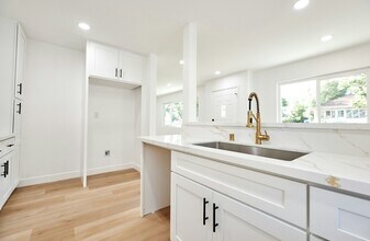 232 W 3rd St in San Dimas, CA - Building Photo - Building Photo