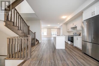 140 Rattenbury Rd in Vaughan, ON - Building Photo - Building Photo