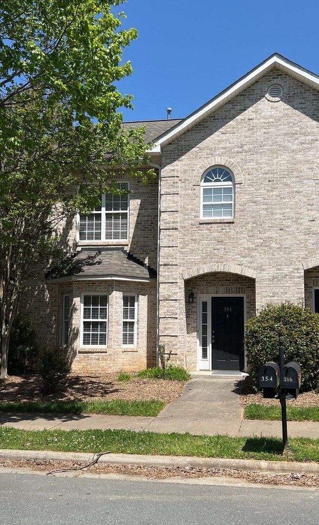 property at 354 Summergate Dr
