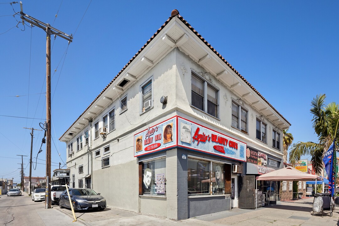 243-247 W Florence Ave in Los Angeles, CA - Building Photo