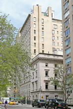 942-944 Fifth Ave in New York, NY - Building Photo - Primary Photo