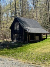 93 Warner Ln in Hartford, VT - Building Photo - Building Photo