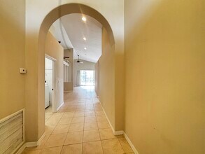 2679 SE Castle Pine Pl in Stuart, FL - Foto de edificio - Building Photo