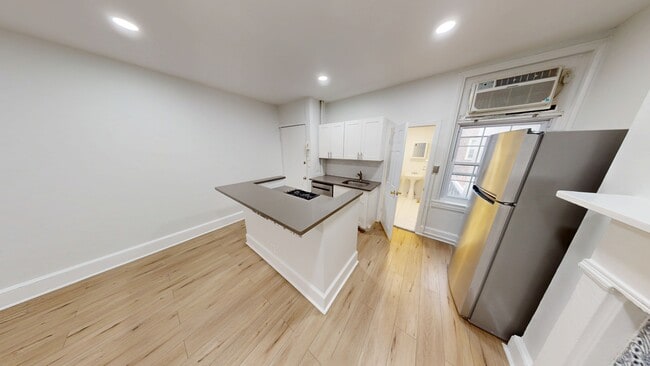 312 S 16th St in Philadelphia, PA - Building Photo - Building Photo