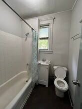 147 Bostwick Ave, Unit 1 in Jersey City, NJ - Building Photo - Building Photo